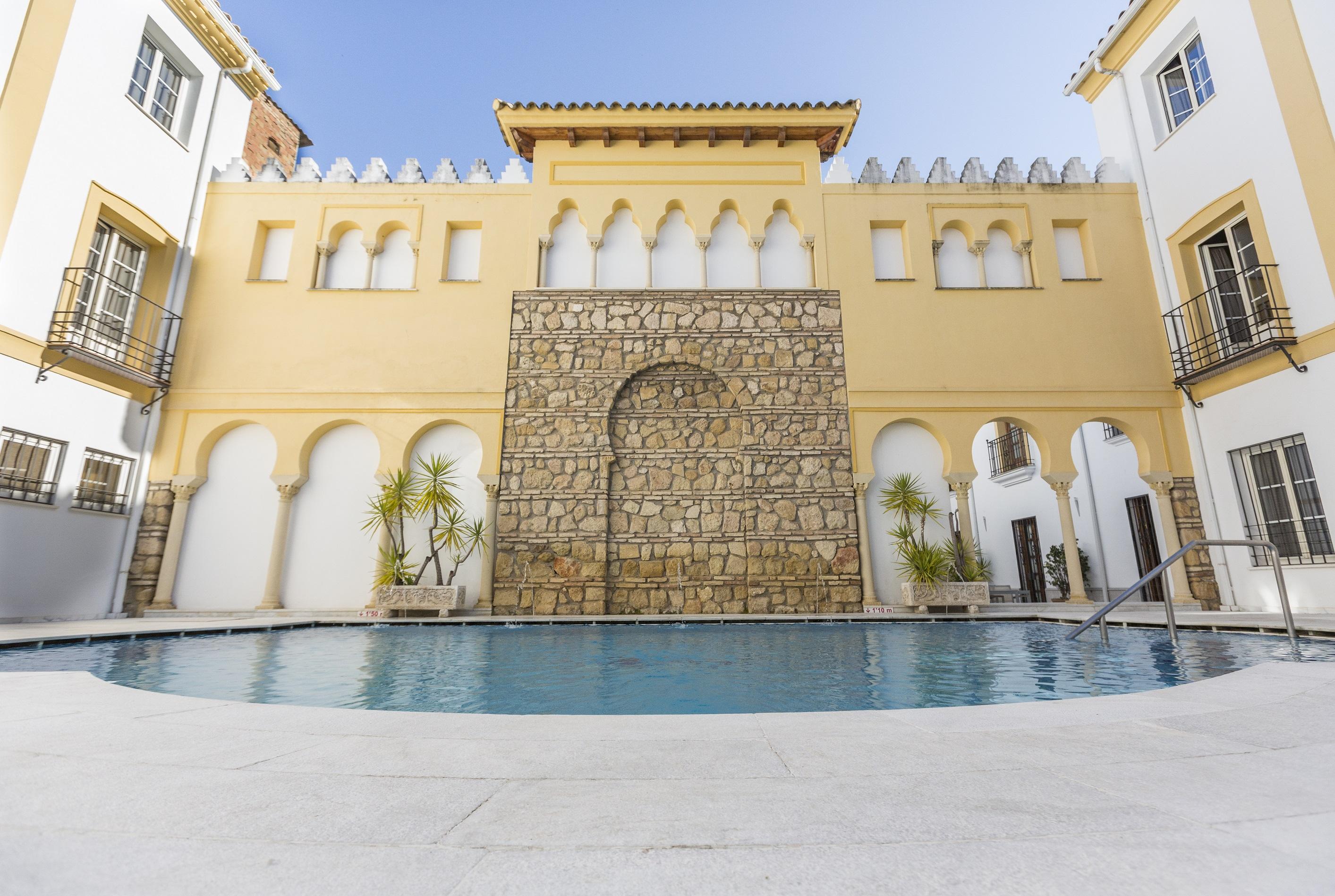 Maciá Alfaros Hotel 4*