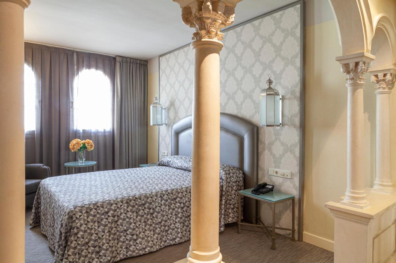 Maciá Alfaros Hotel 4*
